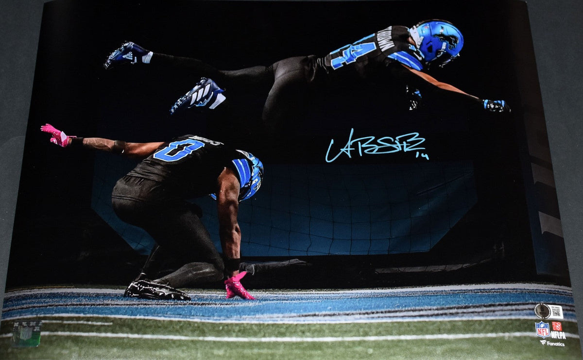 AMON-RA ST BROWN SIGNED DETROIT LIONS SUPERMAN CELEBRATION 16x20 PHOTO BECKETT