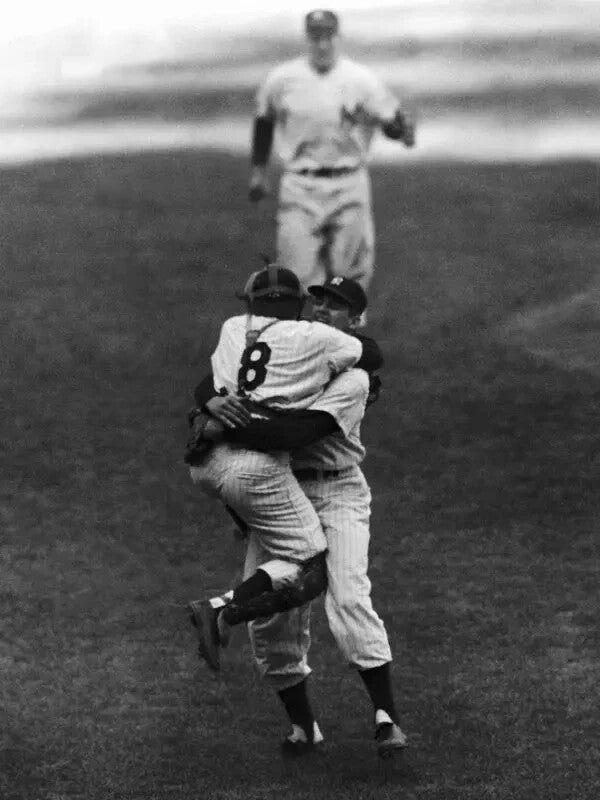 Don Larsen Signed Yankees Jersey (Beckett)Pitched Perfect Game 1956 World Series