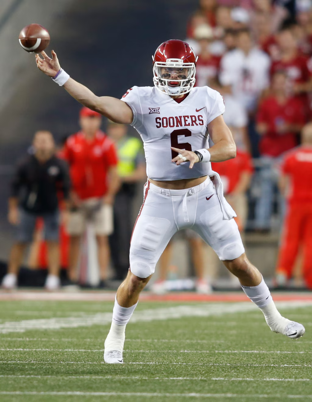 Baker Mayfield Signed Oklahoma Sooners 35"x 43" Framed Jersey (Beckett) Bucs Q.B