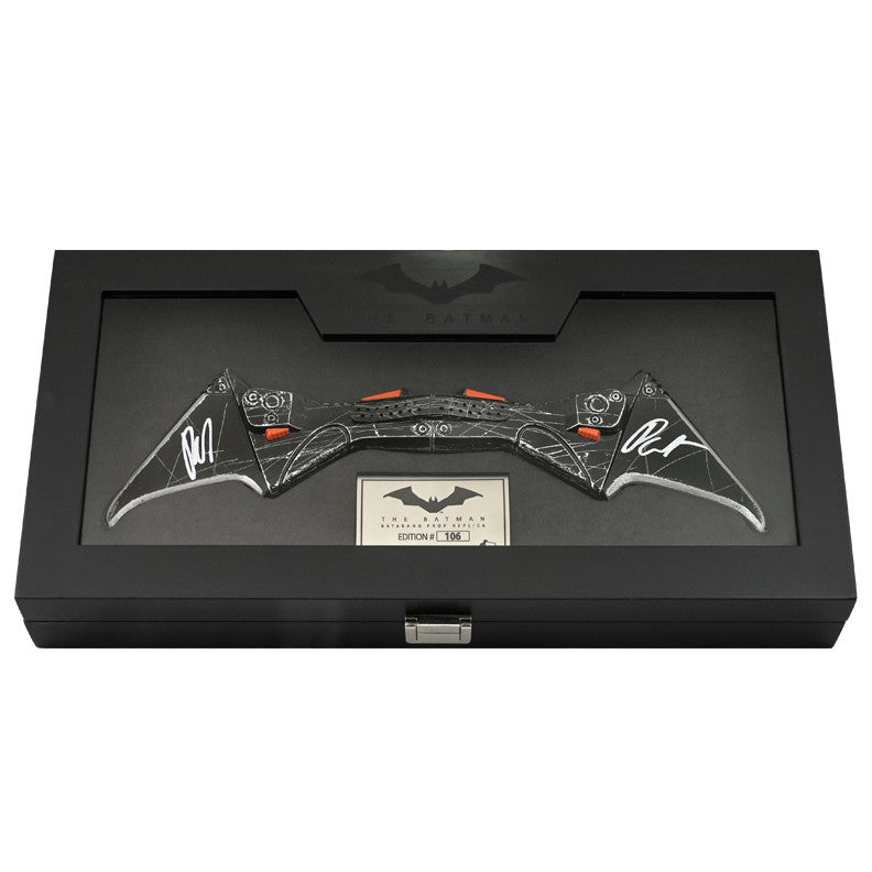 Robert Pattinson Autographed Factory Entertainment 2022 The Batman Batarang