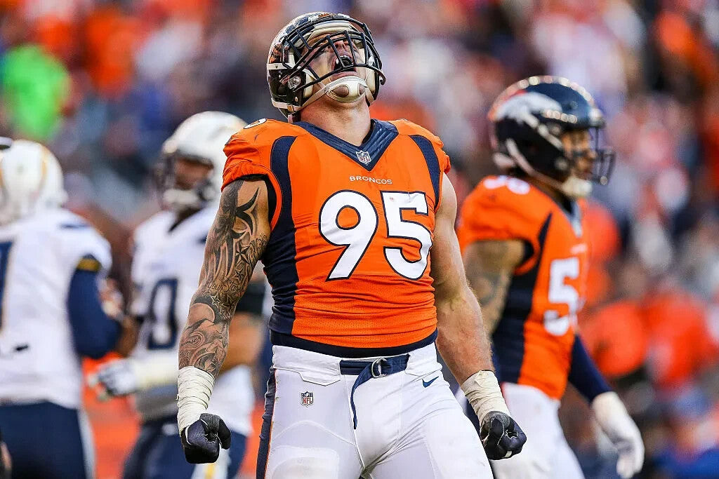 Derek Wolfe Signed Denver Broncos Jersey (Beckett) Super Bowl L Champion / D.E.