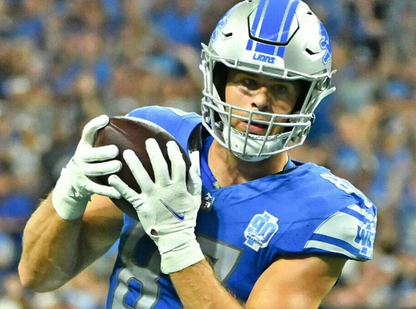 Sam LaPorta Signed Detroit Lions Jersey (Beckett) 2023 2nd Round Pk / Iowa / T.E