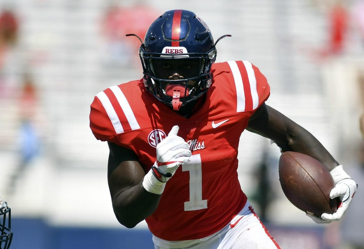 A.J. Brown Signed Ole Miss. Rebels Jersey (Beckett) Philadelphia Eagles Receiver