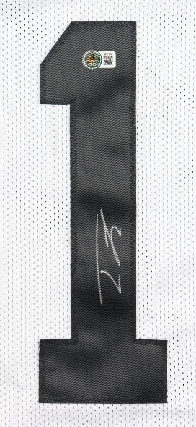 Tre Tucker Signed Las Vegas Raiders Jersey (Beckett) Ex Bearcat Wide Receiver