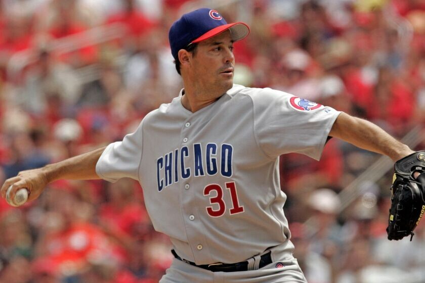 Greg Maddux Signed ML Baseball (JSA COA) 355 Wins / 3371 Strikeouts Cubs/ Braves