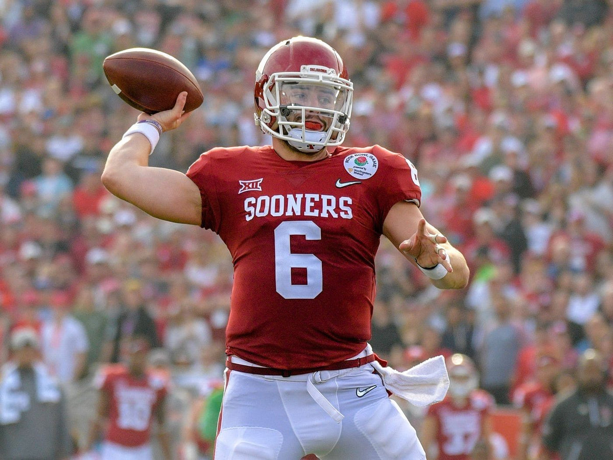 Baker Mayfield Signed Oklahoma Sooners 35"x 43" Framed Jersey (Beckett) Bucs Q.B
