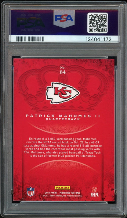 2017 Panini Crown Royale #84 Patrick Mahomes RC Rookie On Card PSA 9/10 Auto