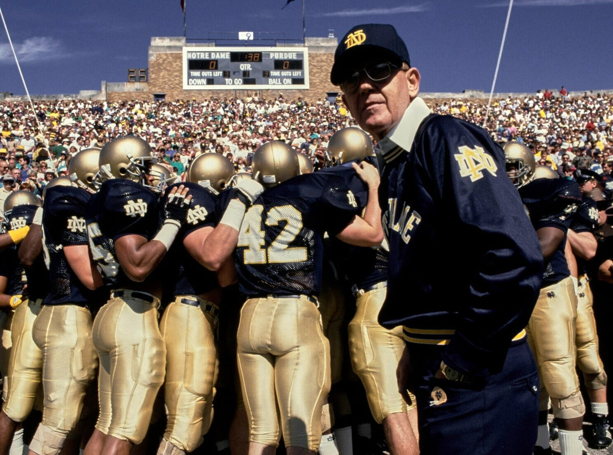 Lou Holtz Signed Football (Beckett) Head Coach 1988 National Champion Notre Dame