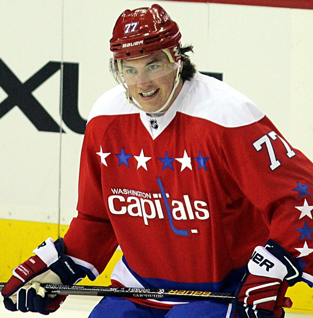 T. J. Oshie Signed Washington Capitals Jersey (JSA) 2018 Stanley Cup Champs