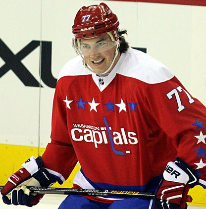 T. J. Oshie Signed Washington Capitals Jersey (JSA) 2018 Stanley Cup Champs
