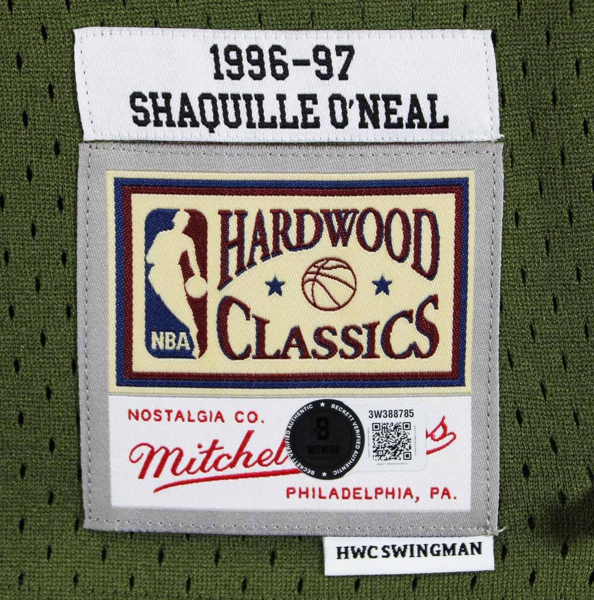 Lakers Shaquille O'Neal Signed Green M&N 1996-97 HWC Swingman Jersey BAS Witness