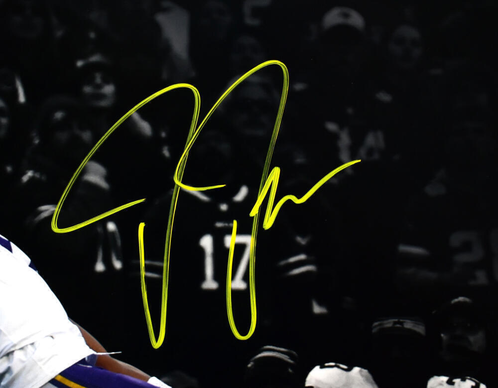 Justin Jefferson Autographed Vikings 16x20 Spotlight Photo-Beckett W Hologram