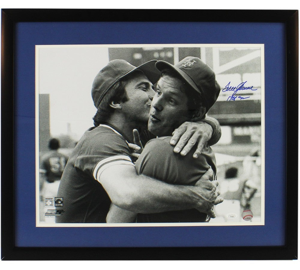 Tom Seaver Signed New York Mets Framed 16x20 Black & White MLB Photo