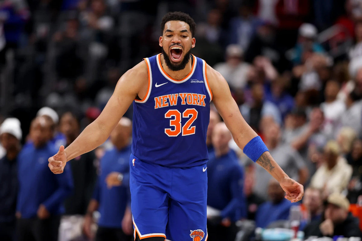 Karl-Anthony Towns Signed New York Knicks Nike Jersey (JSA) 2015 #1 Overall Pck