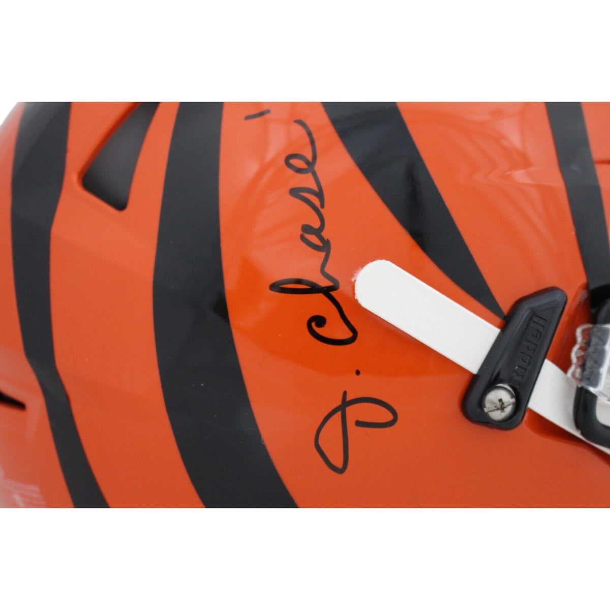 JaMarr Chase Autographed Cincinnati Bengals SpeedFlex Helmet Beckett 48967