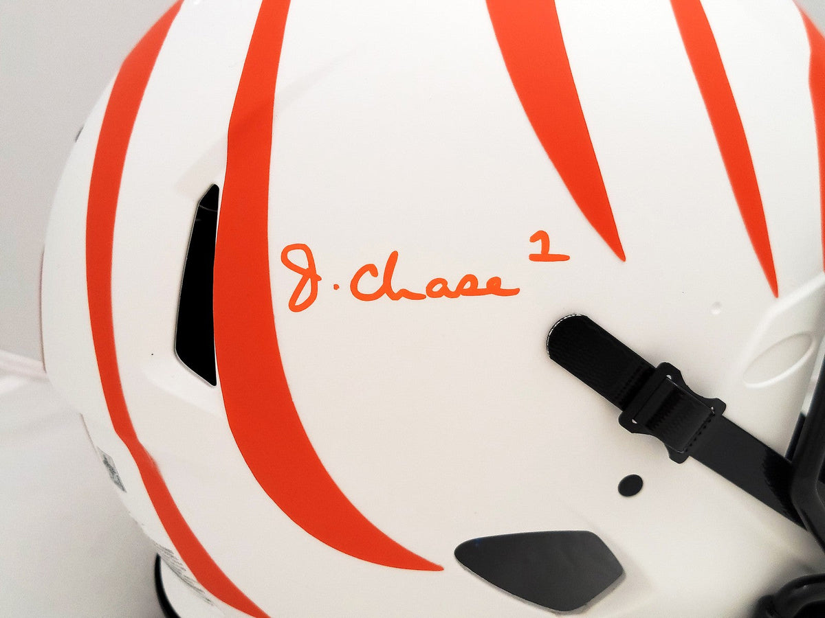 JaMarr Chase Auto Bengals Lunar Eclipse White Full Size Auth Spd Helmet Beckett