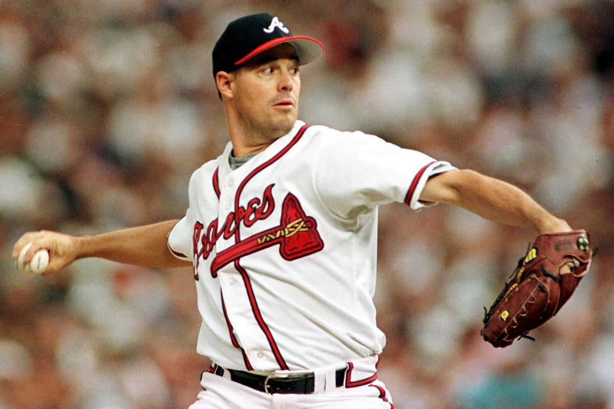 Greg Maddux Signed ML Baseball (JSA COA) 355 Wins / 3371 Strikeouts Cubs/ Braves