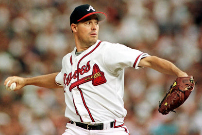 Greg Maddux Signed ML Baseball (JSA COA) 355 Wins / 3371 Strikeouts Cubs/ Braves