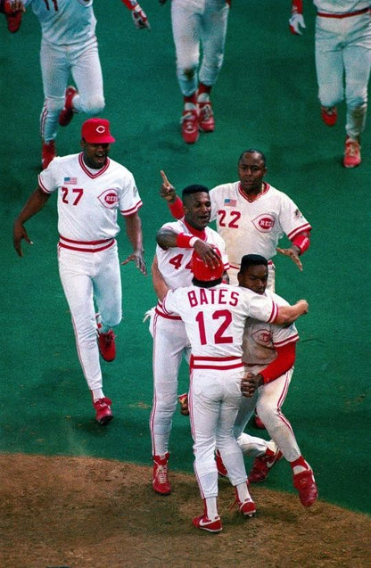 1990 World Series Champions Reds Team-Signed Bat by 8 Larkin, Davis, Rijo, Sabo+
