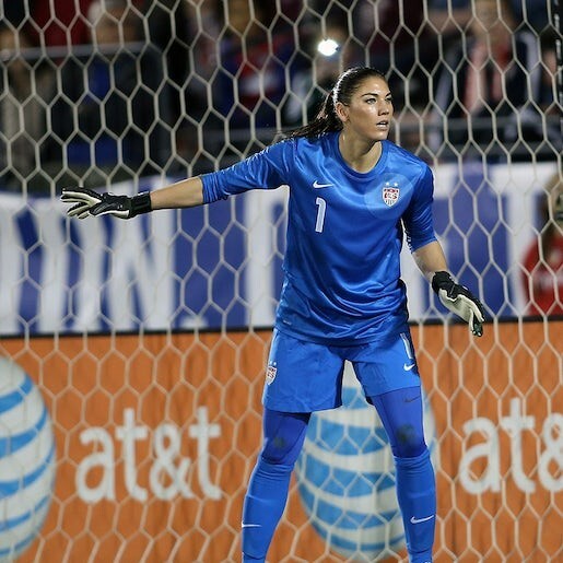 Hope Solo Signed Team USA Women's Soccer Gradient Blue Jersey (JSA COA) Goalie